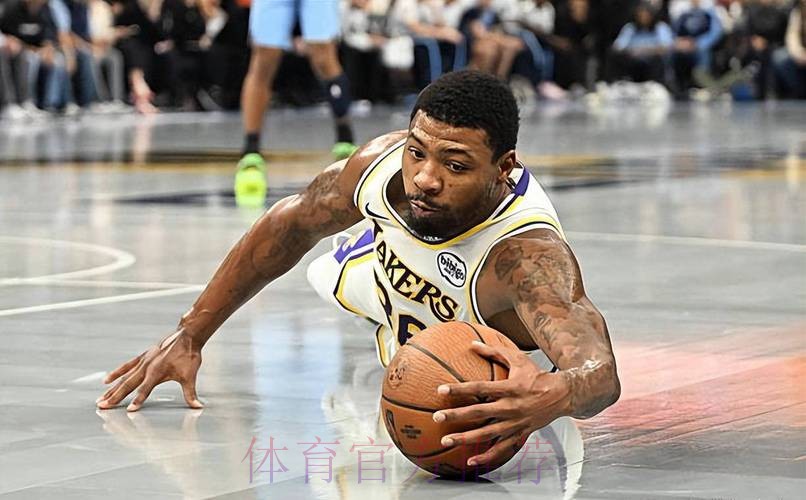 斯马特全场出战25分钟，6中3、三分3中2得到8分5板3助5失误